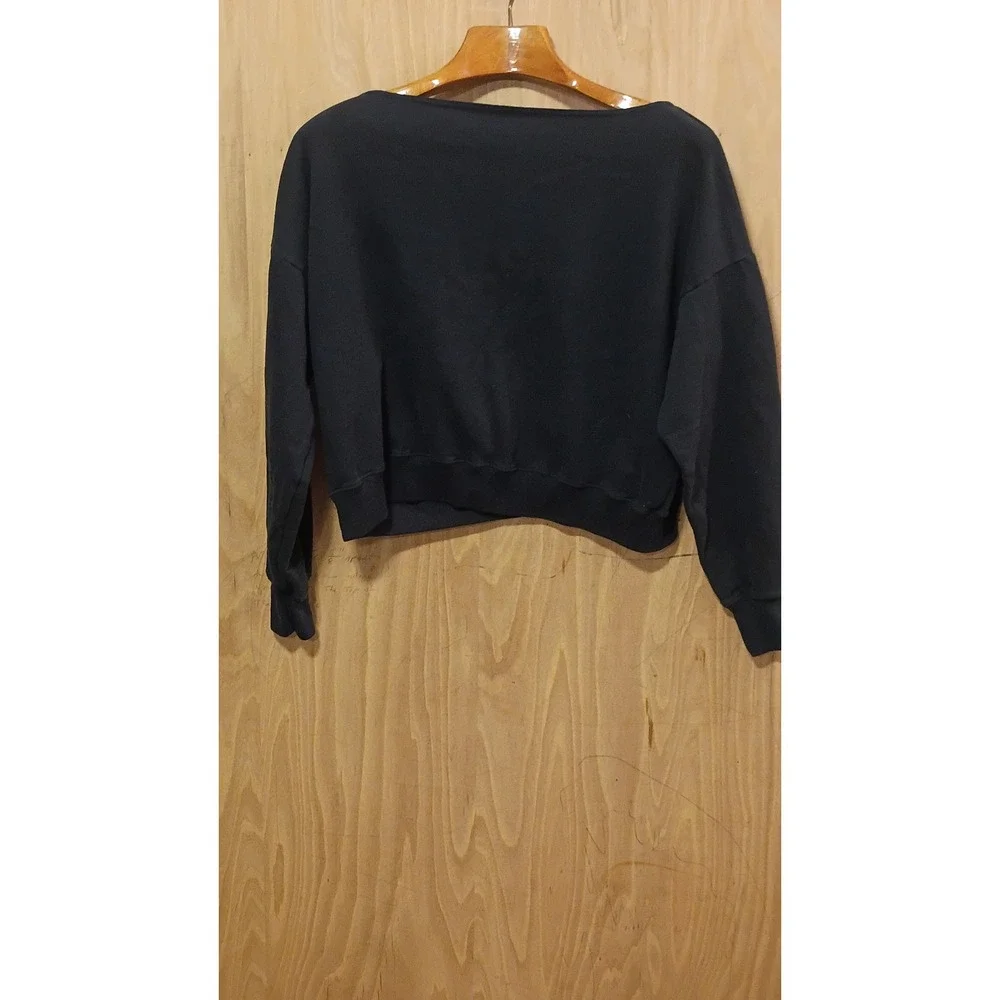 Hollister Paris Plaid Applique Cropped Sweatshirt Black Boat Neck Pullover M